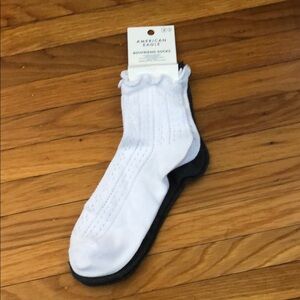 American Eagle 2 pack White and Gray Socks